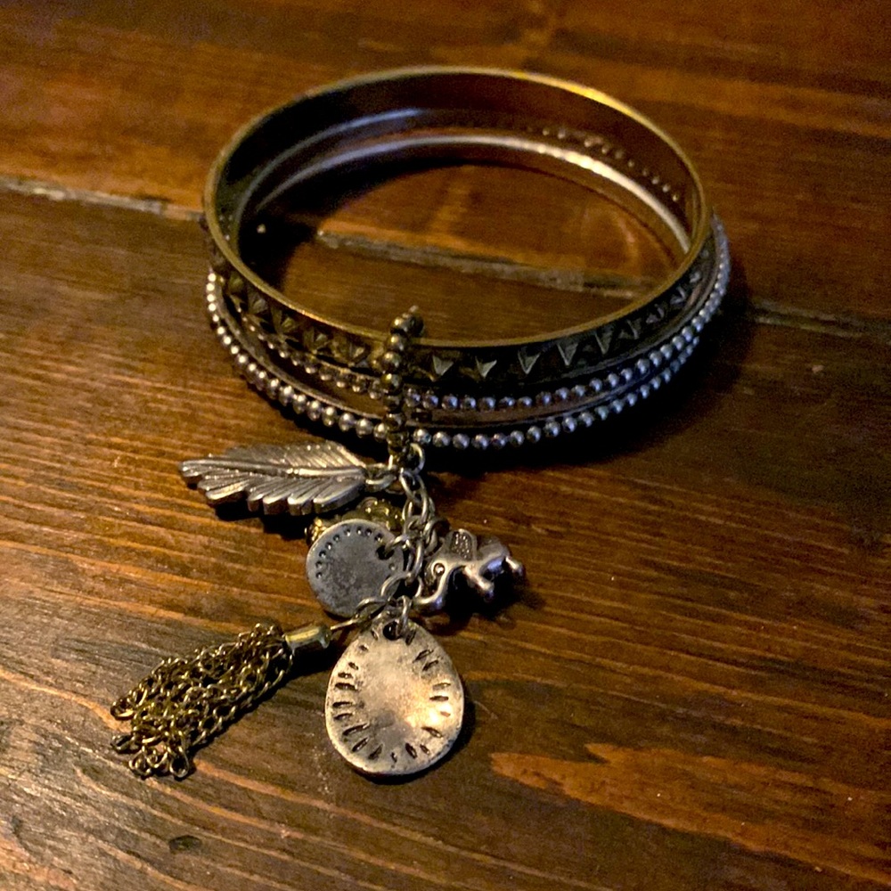 Bangle bracelet